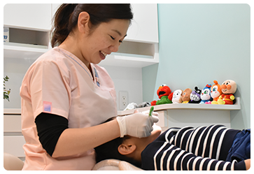 女性専門医による安心の小児歯科治療